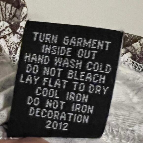 RAFAELLA Embriodered Tank | SIZE MEDIUM - Picture 6 of 8